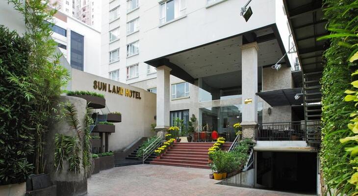 Sunland Hotel