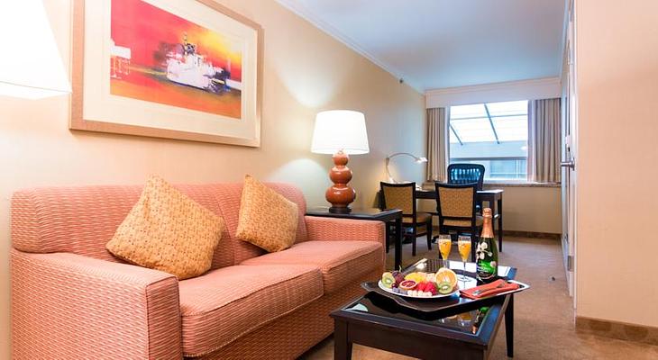 Embassy Suites by Hilton Los Angeles Glendale