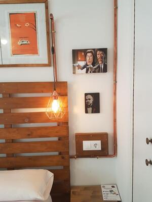 Barri Antic Hostel & Pub