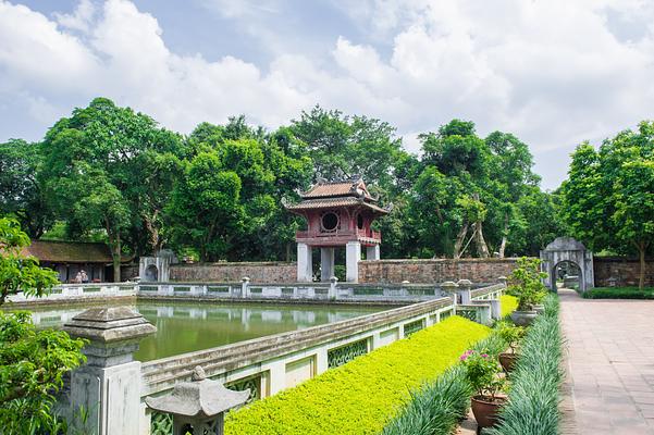 Temple of Literature & National University