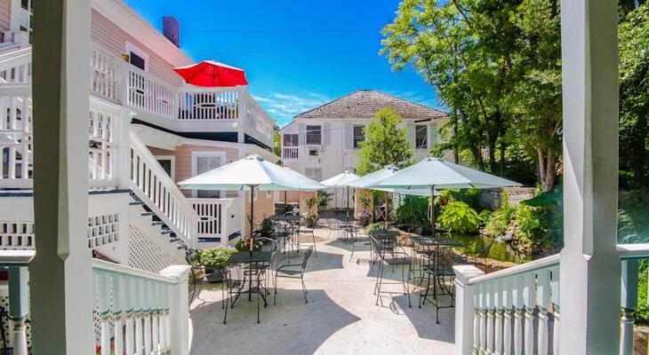 The Kenwood Inn