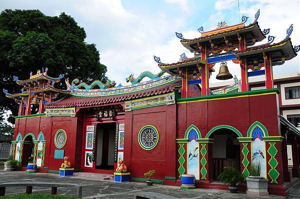 Chinese Cemetery