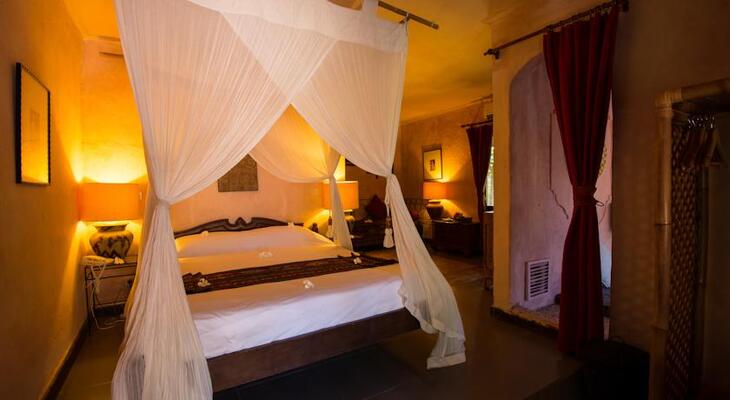 La Taverna Suites