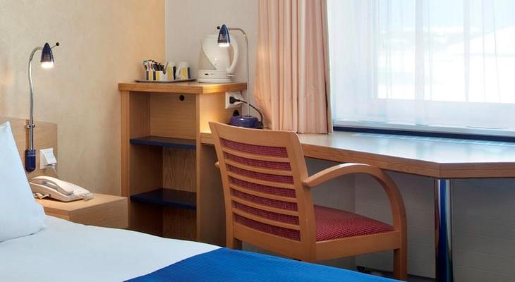Holiday Inn Express Geneva Airport, an IHG hotel