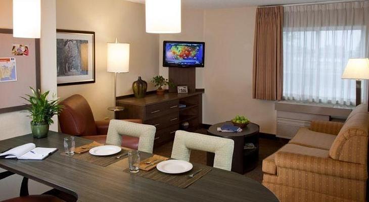 Sonesta Simply Suites Detroit Troy