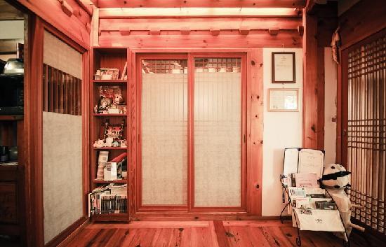 Bukchonmaru Hanok Guesthouse
