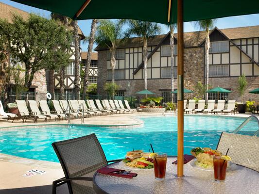 Anaheim Majestic Garden Hotel