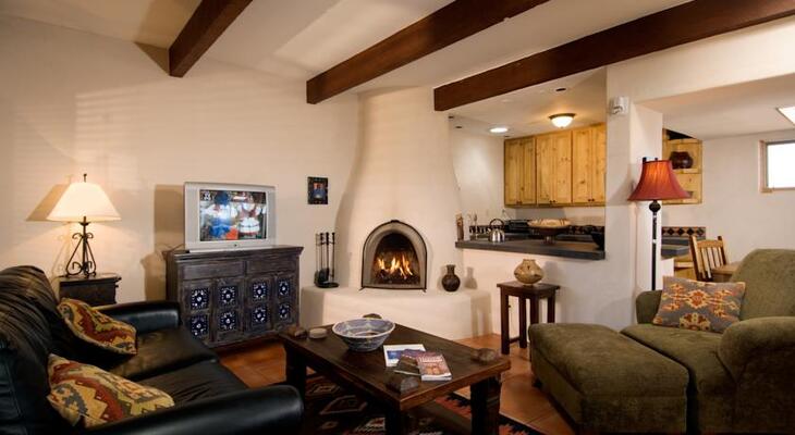 Fort Marcy Hotel Suites