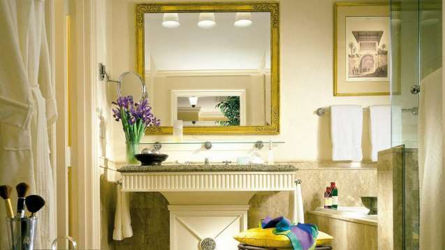 Four Seasons Hotel Cairo at the First Residence