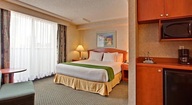 Holiday Inn Express & Suites Calgary, an IHG Hotel