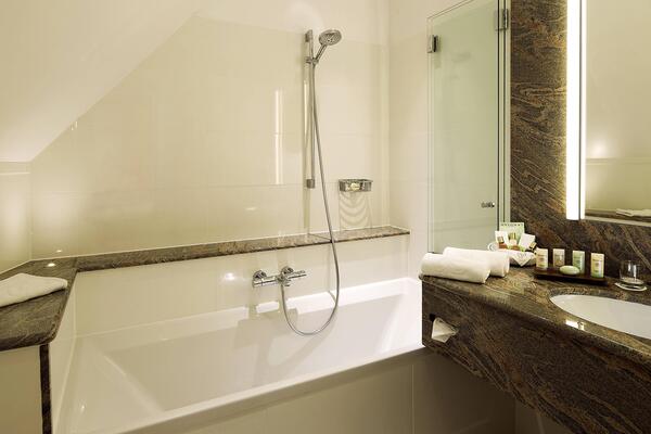 Hotel A La Cour D'alsace By Happyculture