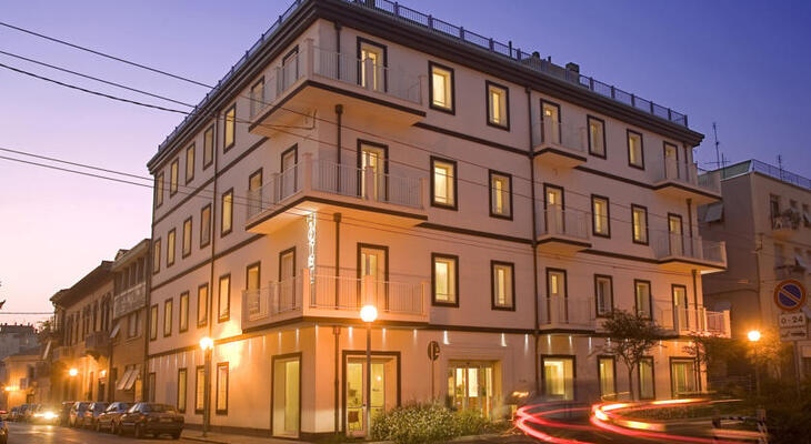 Hotel Card International