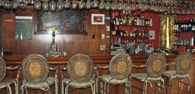 Peninsula Bed & Cocktails