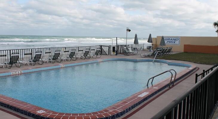 Grand Prix Motel on the Beach
