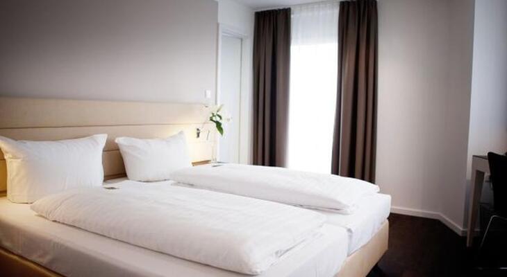 Manhattan Hotel