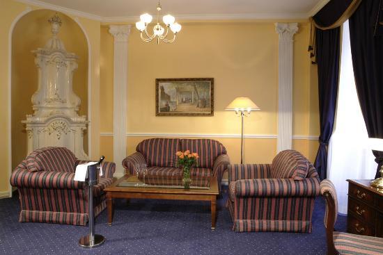 Hotel Embassy