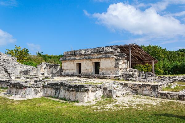 Zona Arqueologica El Rey