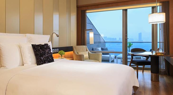 Renaissance Hong Kong Harbour View Hotel