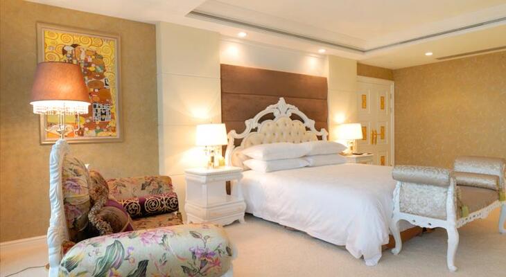 Golden Eagle Summit Hotel