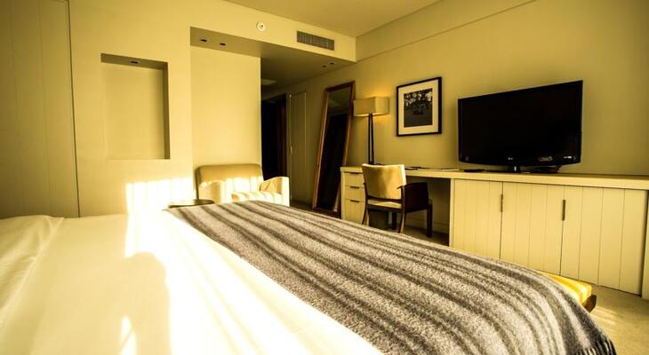 Serena Hotel