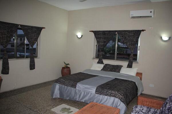 Sleepy Hippo Backpacker  Hotel
