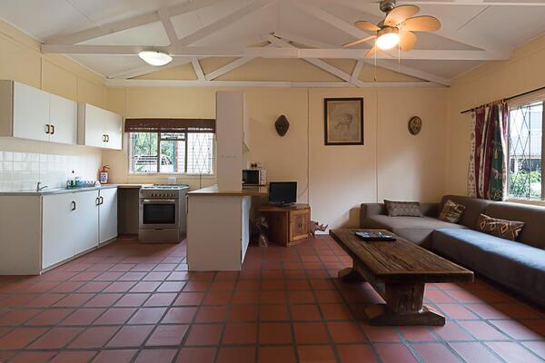 Inyathi Guest Lodge