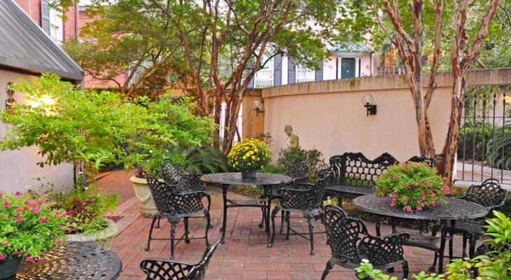 Presidents' Quarters Inn