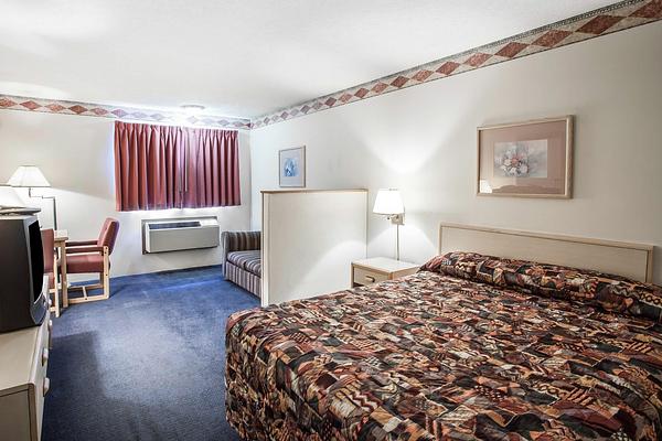 Rodeway Inn & Suites Spokane
