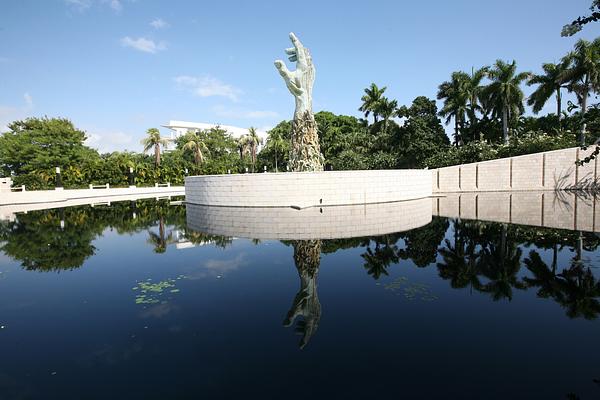 Holocaust Memorial Miami Beach