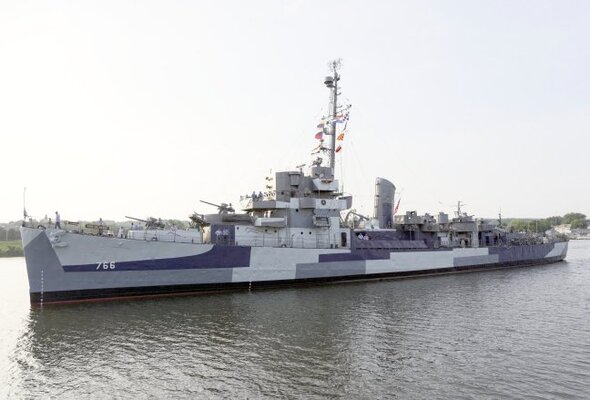 USS Slater DE-766