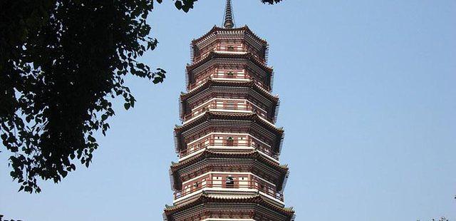 Temple of the Six Banyan Trees & Flower Pagoda (Liurong Temple)