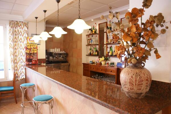 Geminis Hotel