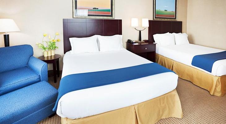 Holiday Inn Express & Suites Cincinnati SE Newport, an IHG Hotel