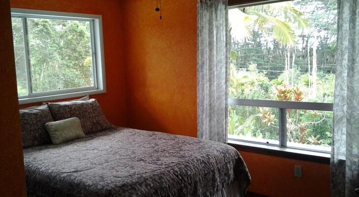 Lava Tree Tropic Inn