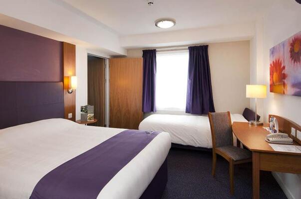 Premier Inn Edinburgh City Centre (Princes Street) hotel