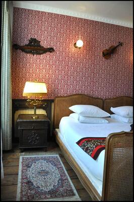 Detective Hotel