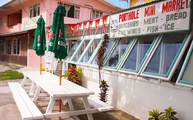 Porthole Resturant & Bar