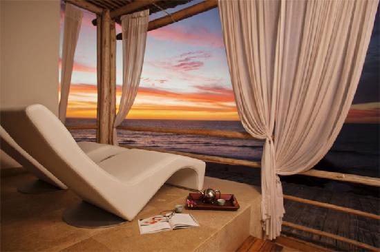 DCO Suites, Lounge & Spa