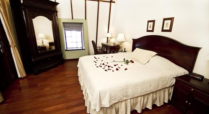 Hotel DeVille