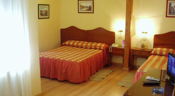 Hostal Santo Tome