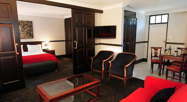 Court Classique Suite Hotel