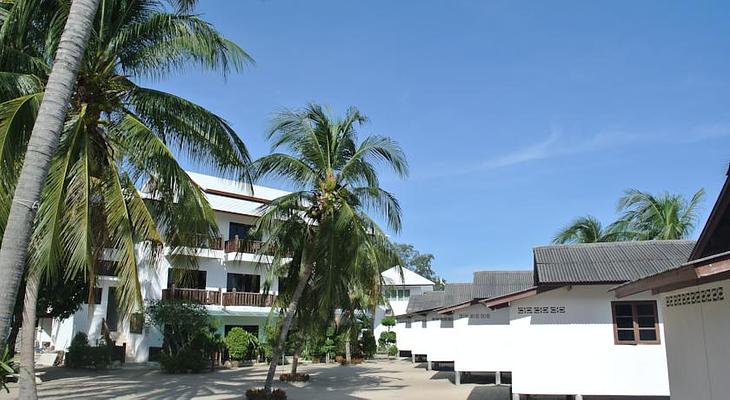 Mac's Bay Resort