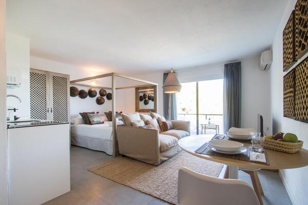 Victoria Suites