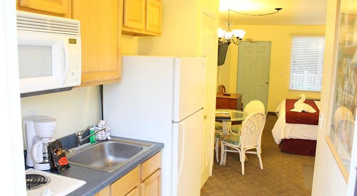 Lighthouse Resort Inn & Suites