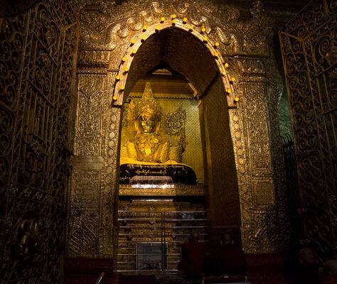 Maha Myat Muni Pagoda- Mahamuni Buddha Temple