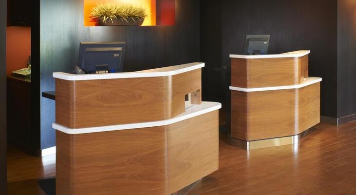 Courtyard by Marriott Indianapolis Airport