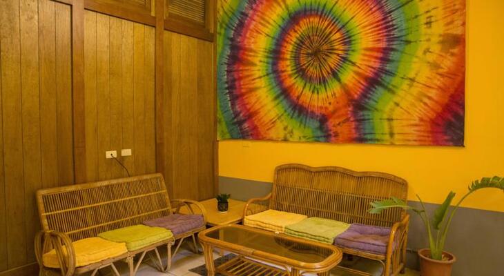 Rainbow Wave Surfing Hostel