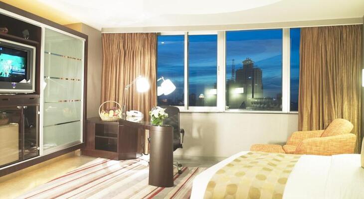 Xinjiang Hongfu Luxemon Hotel