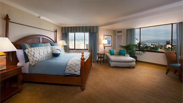 Disney's Paradise Pier Hotel