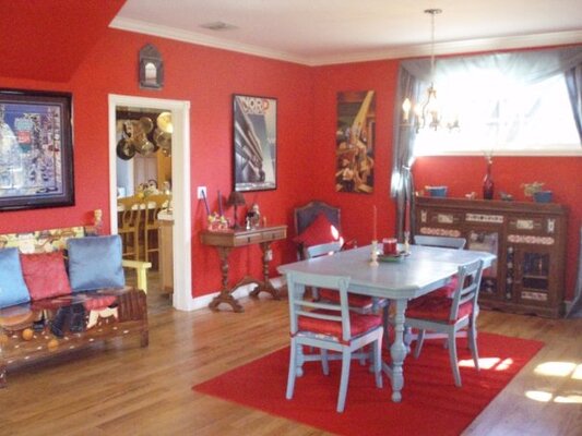 Elaine's Hollywood Bed and Breakfast